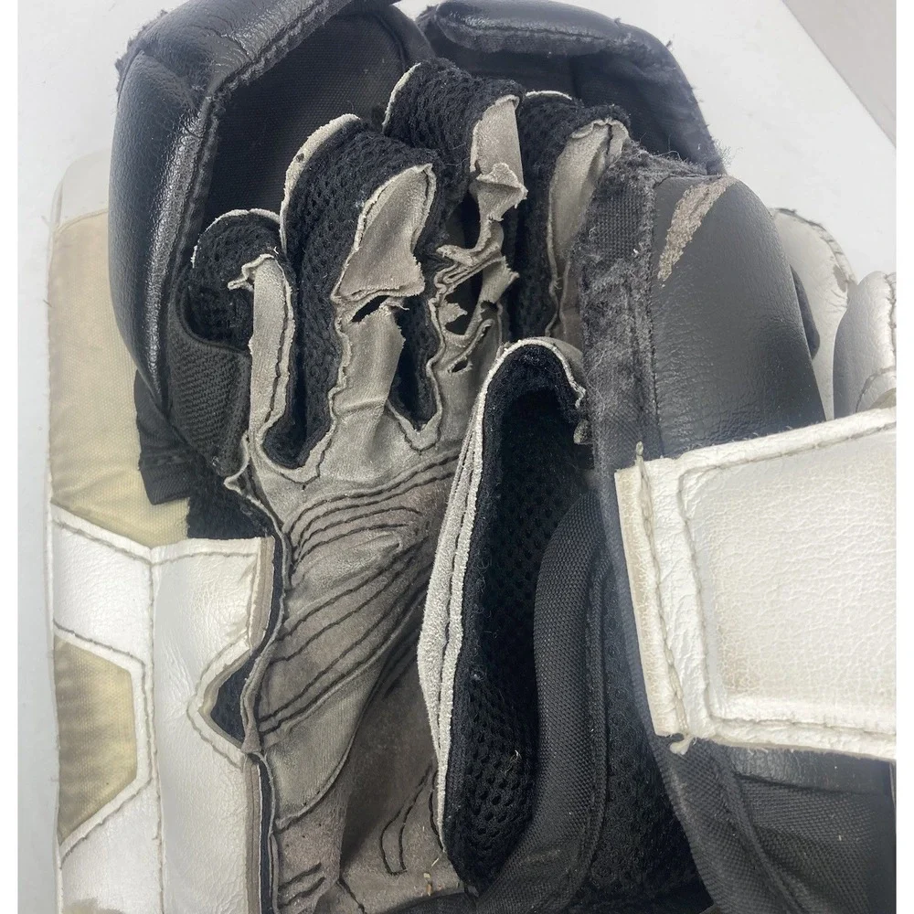 Vaughn V6 1000i PRO adult Ice Hockey Goalie Glove & Blocker Set